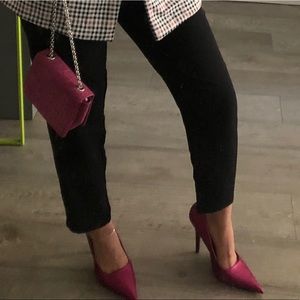 Fuchsia pointed toe pumps